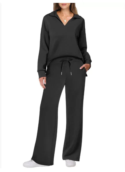 A set designed with a smooth long‑sleeved top