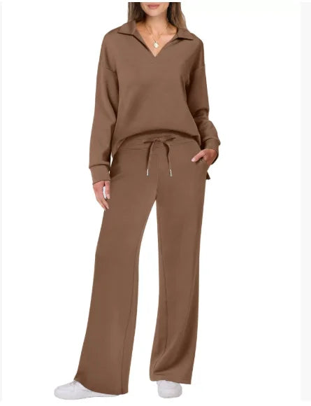A set designed with a smooth long‑sleeved top