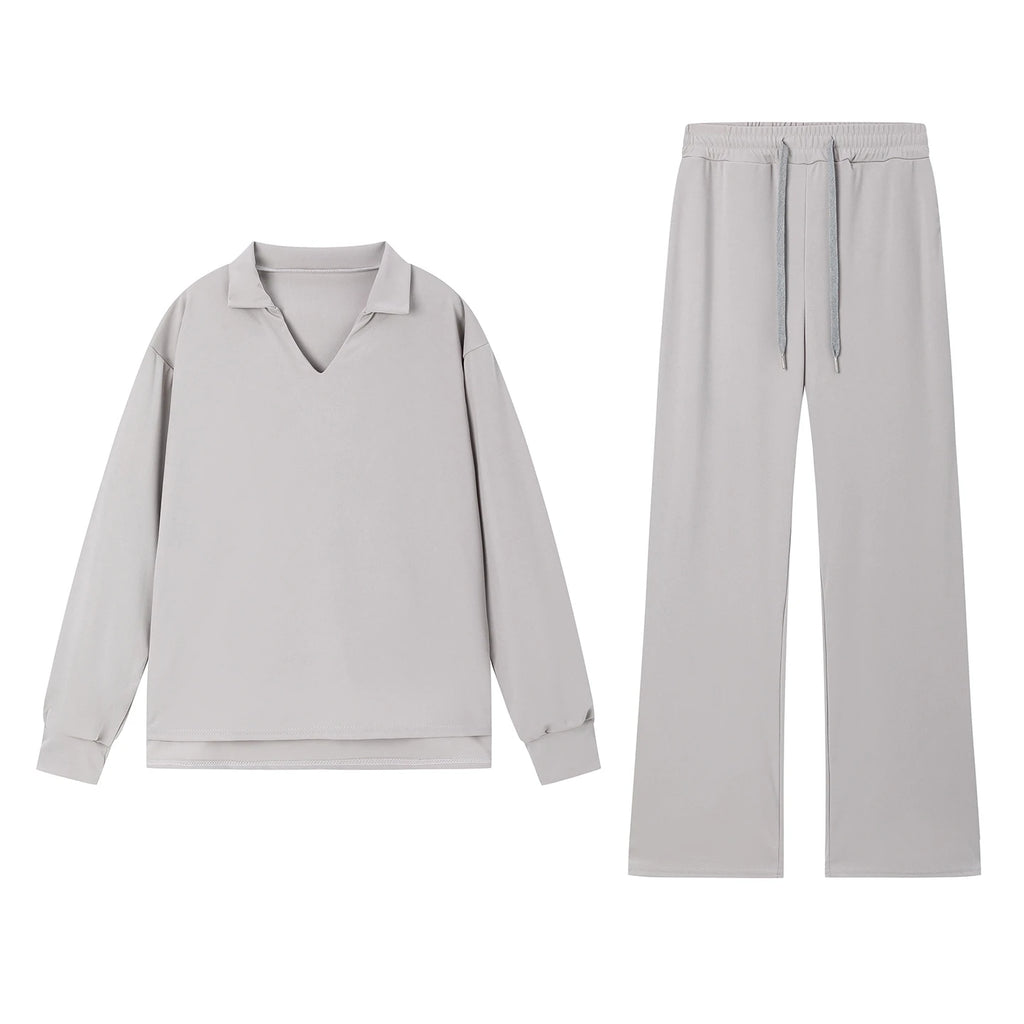A set designed with a smooth long‑sleeved top
