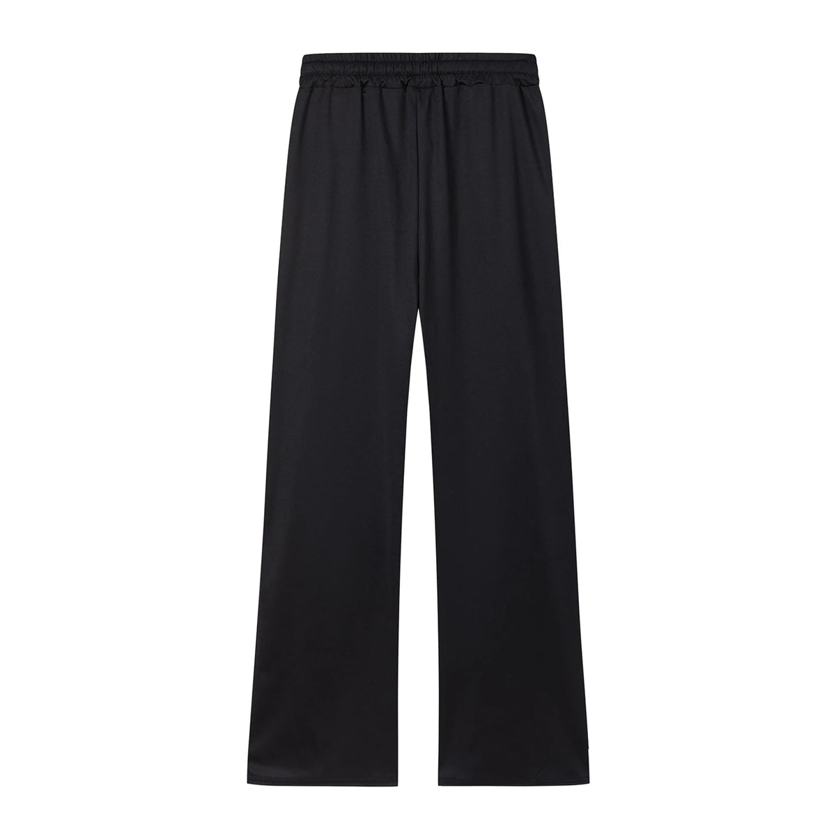 A set designed with a smooth long‑sleeved top